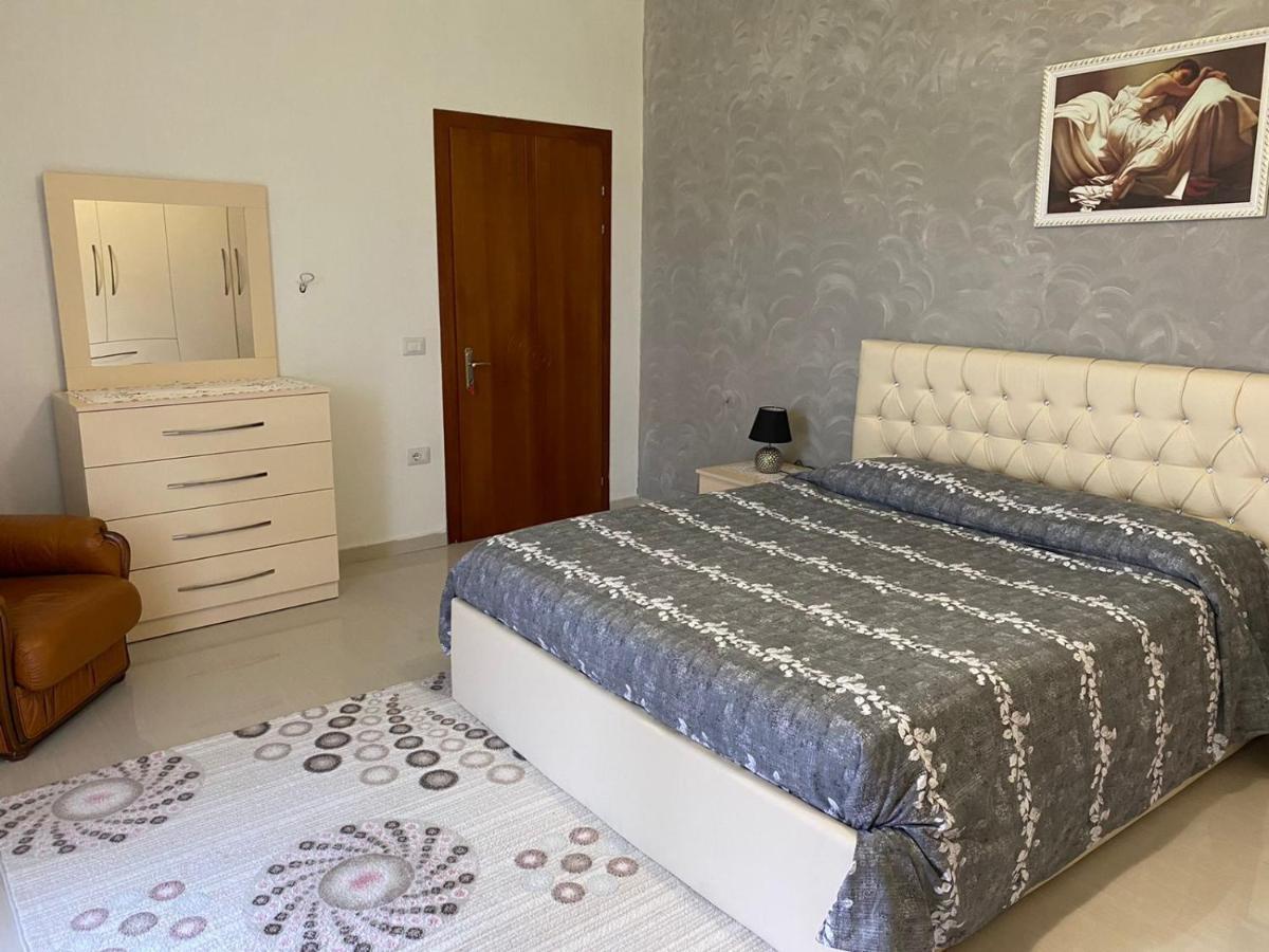 Bar Restorant Kristal Hotel Tiranë Ngoại thất bức ảnh