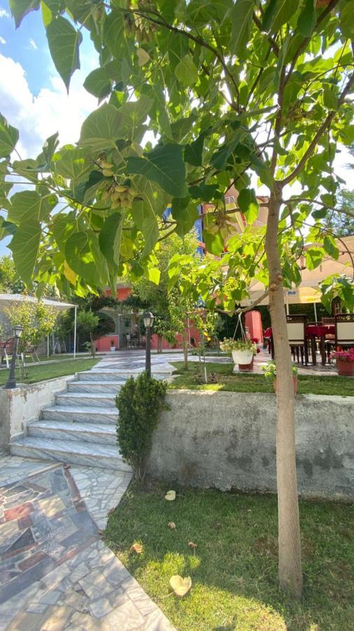 Bar Restorant Kristal Hotel Tiranë Ngoại thất bức ảnh